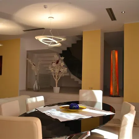Vila Monte Carlo *
